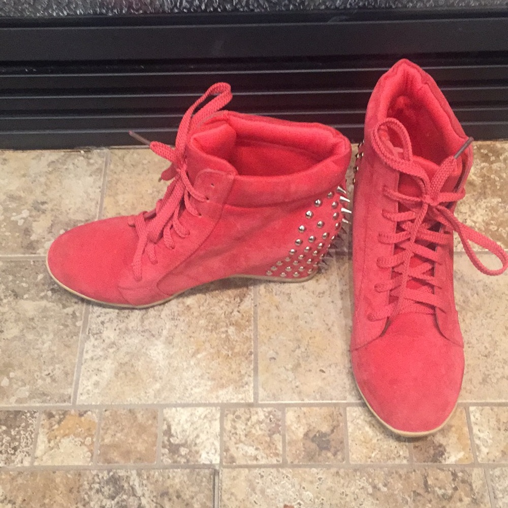 Coral wedge high tops